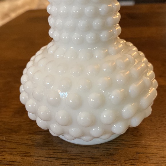 2 E.O Brody Co Vintage White Milk Glass Vase - Picture 6 of 11